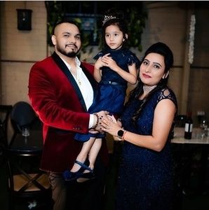 Meet your Posher, Diyanaveen